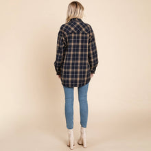 Load image into Gallery viewer, Plaid Flannel Collared Shacket Shirt Jacket: Black / Small 4-6
